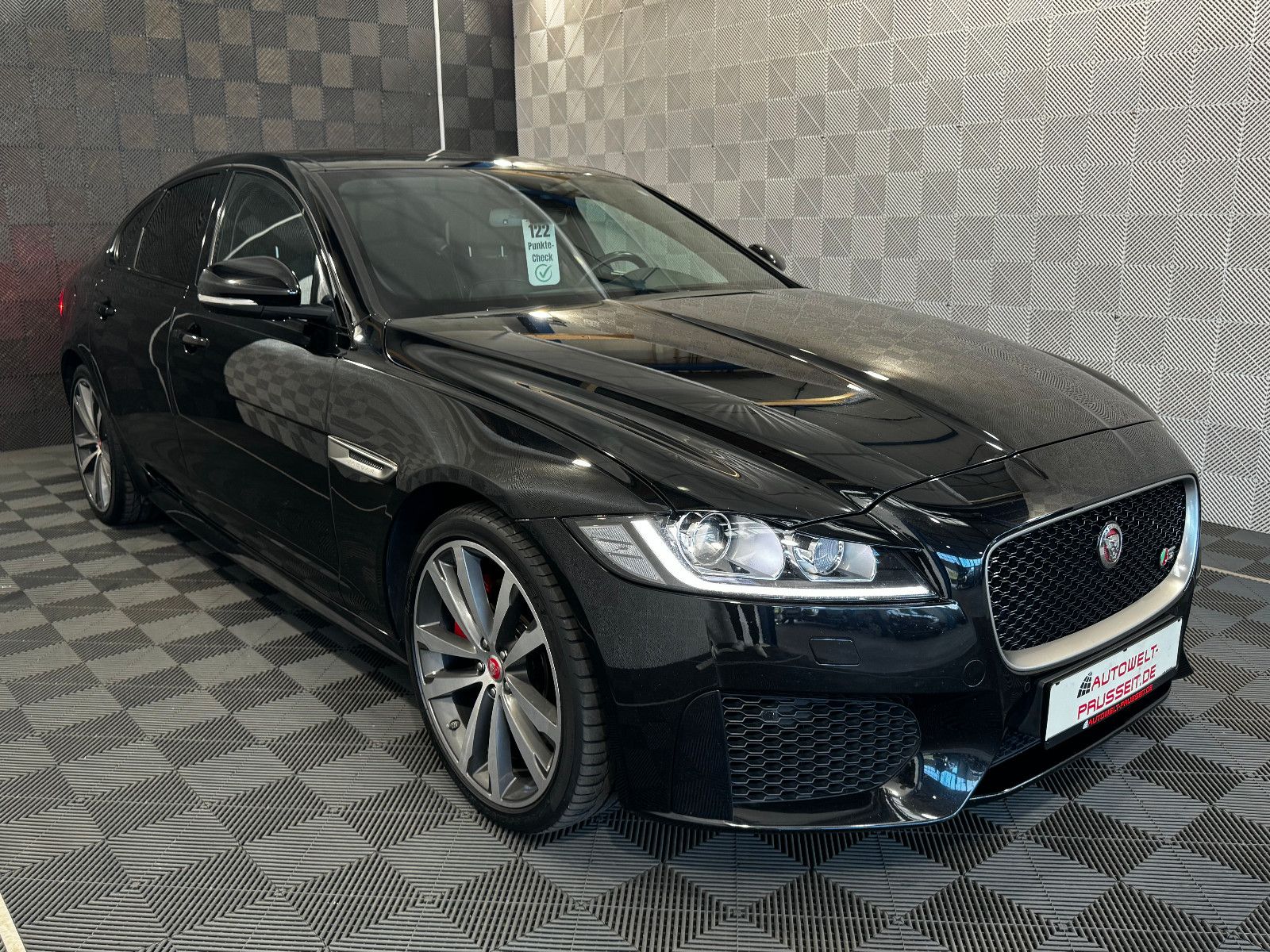 Gebrauchtwagen Jaguar XF XF S*AWD*BI XEN-R.KAM-PANO-SHZ-WLAN-SP.SZ.-20" in Horb am Neckar