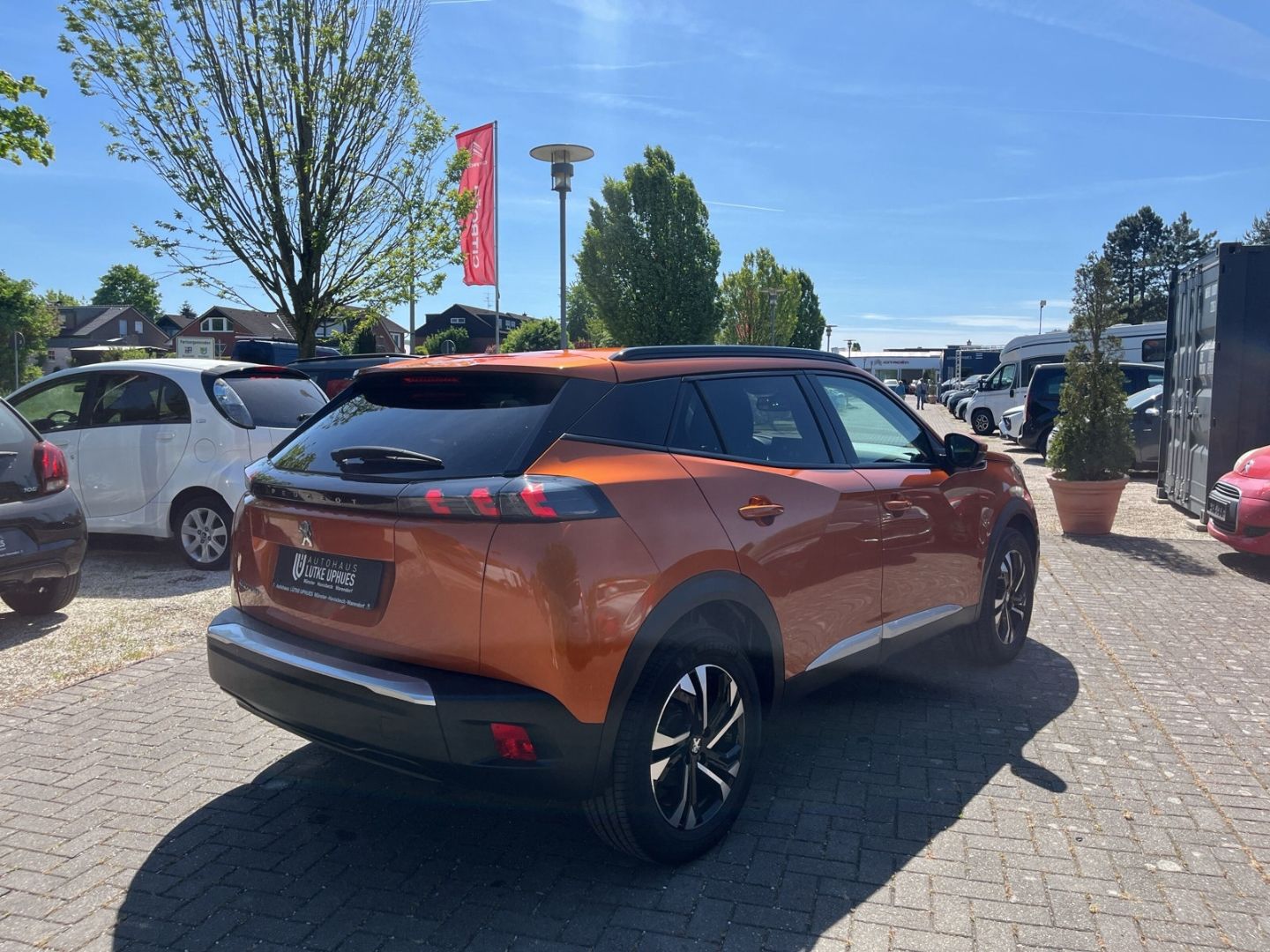 Fahrzeugabbildung Peugeot 2008 Allure Elektro 136 Navi CarPlay Temp.