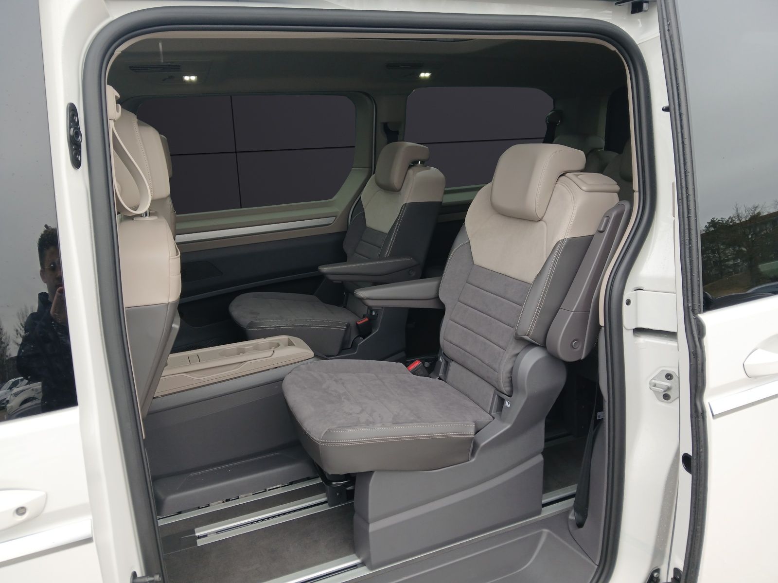 Fahrzeugabbildung Volkswagen T7 Multivan TSI LR Style ACC AHK LED RFK PARK AS