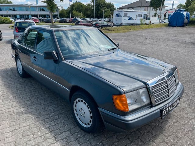 Mercedes-Benz 230