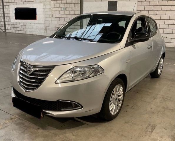 Lancia Ypsilon 1.2 69 CV Gold-in arrivo-