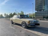 Mercedes-Benz 240 Diesel W 123 ehem. Rote Kreuz Fahrz. AUTOMA - Mercedes-Benz 240 in Essen