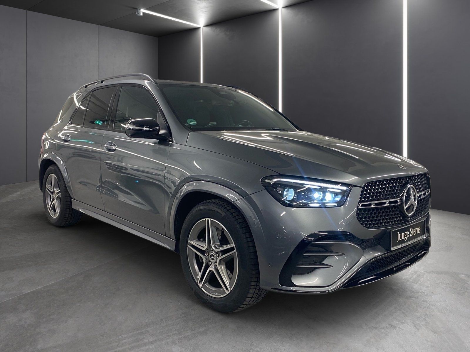 Fahrzeugabbildung Mercedes-Benz GLE 300 d 4M AMG*AHK*Airmatic*Distro*Pano*Burme*