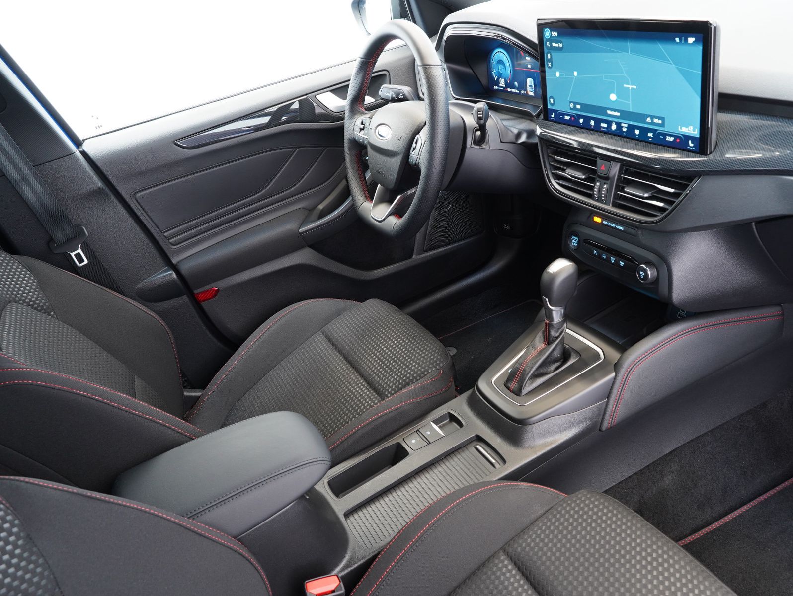 Fahrzeugabbildung Ford Focus Turnier 1.0 EcoBoost ST-Line X ACC/MATRIX