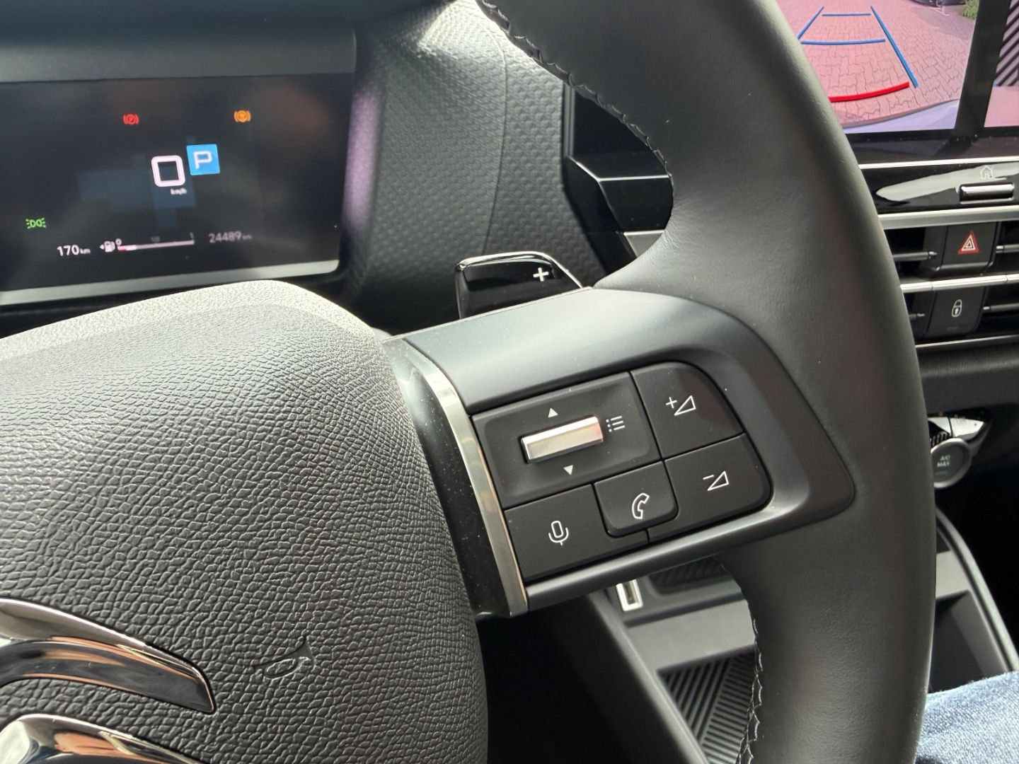 Fahrzeugabbildung Citroën C4 Shine SHZ+LHZ+Kamera+Allwetter