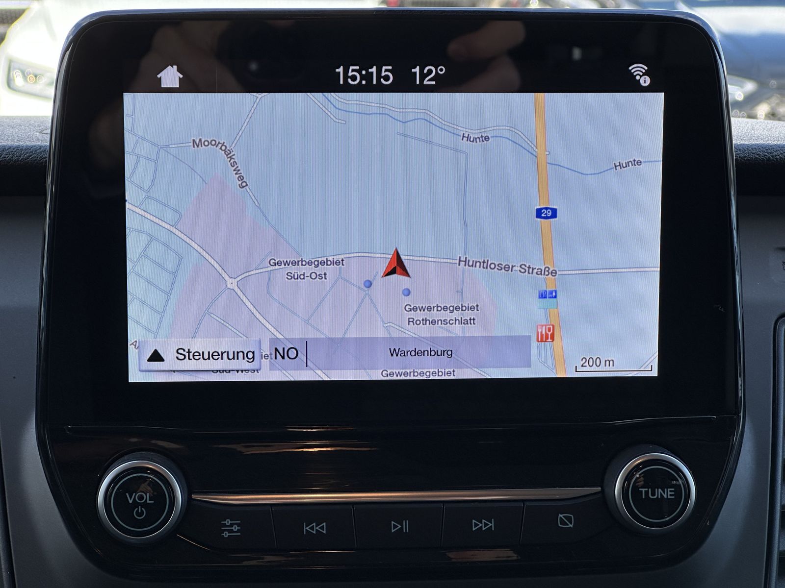 Fahrzeugabbildung Ford Transit Custom 340 L2H1 9-Sitzer NAV+SHZ+CARPLAY
