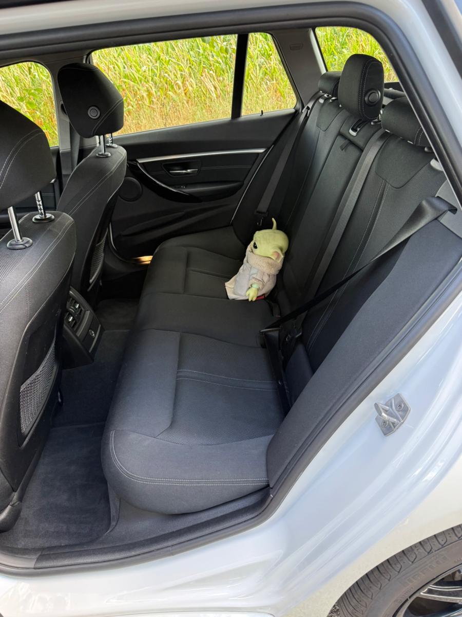 BMW 320i xDrive Touring Sport Line Automatic Spo...