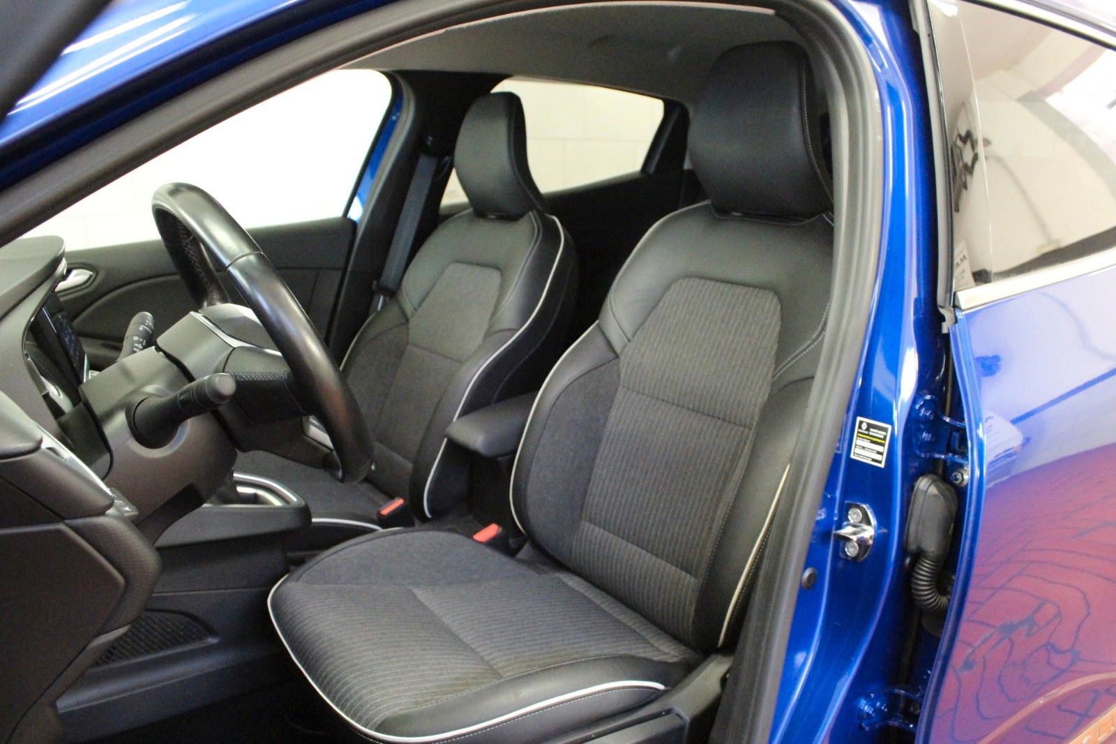 Fahrzeugabbildung Renault Clio TCe 90 Intens*Winterpaket*City Paket*