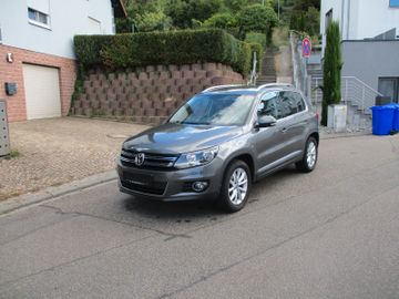 Volkswagen Tiguan - 1