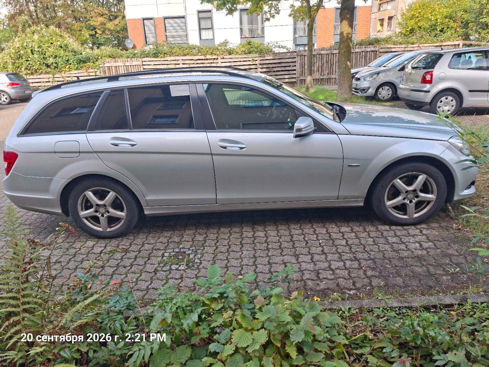 Mercedes-Benz C200 2011 — rear view