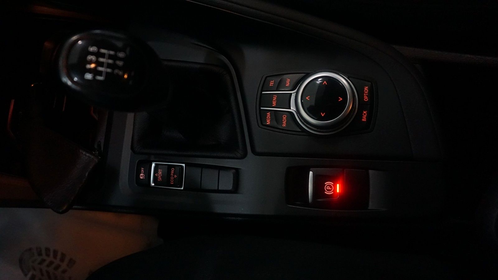 Fahrzeugabbildung BMW X1 sDrive 18 i *NAVIGATION*Elektr.Heckklappe*
