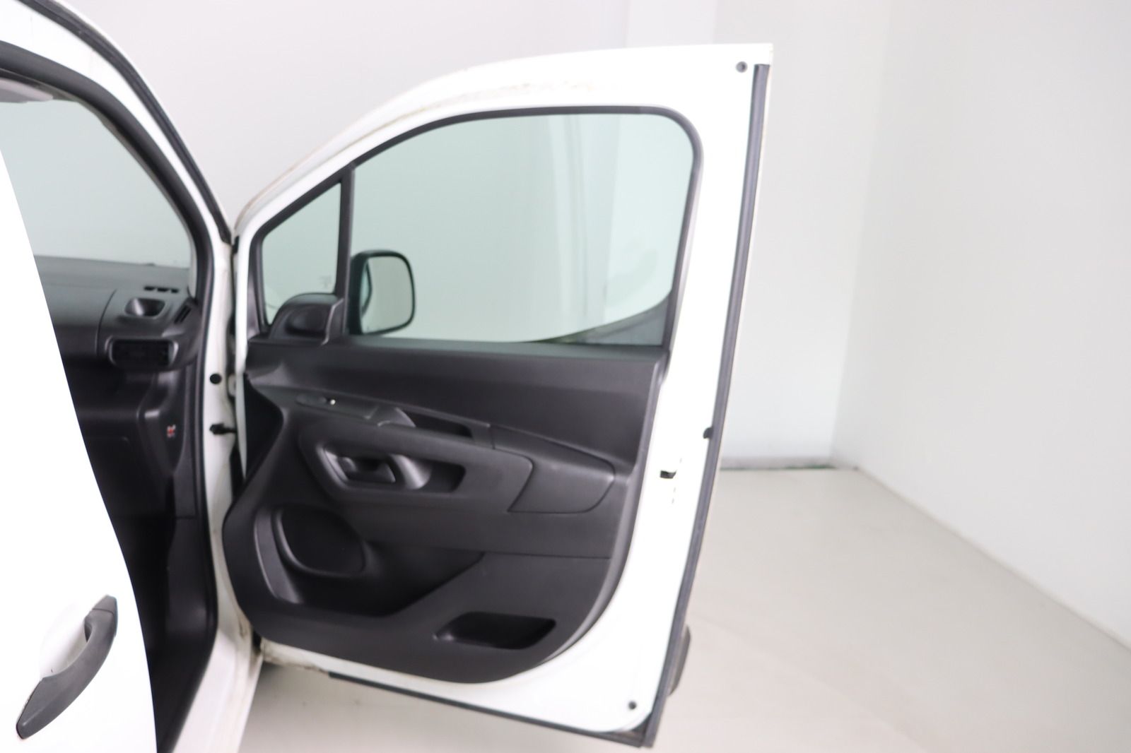 Fahrzeugabbildung Citroën Berlingo Kasten * Navi * Anhängerk. * Lang