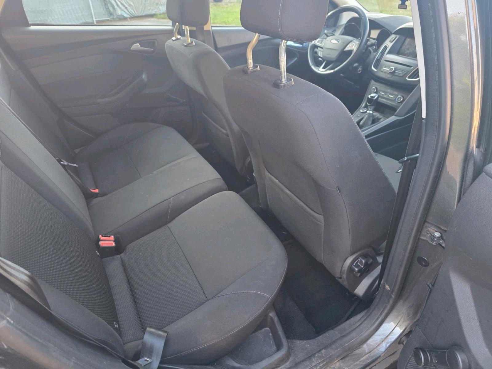 Ford Focus 2015 — photo 8