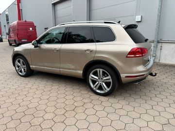 Volkswagen Touareg - 2