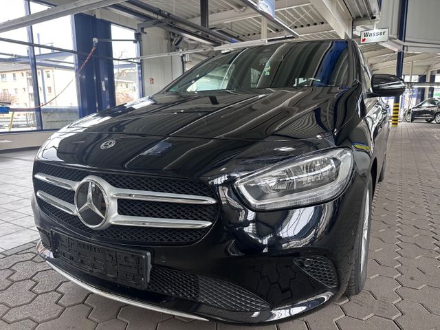 Mercedes-Benz B 180 d LEDER/ NAVI/ SHZ / LED