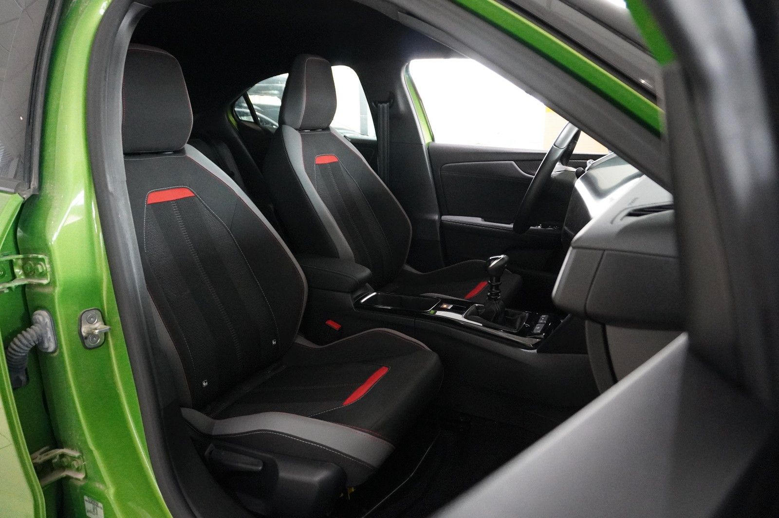 Fahrzeugabbildung Opel Mokka 1.2T GS LINE NAVI/LED/KAMERA/SPORT/DAB+