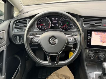 Volkswagen Golf VII Va. Comfl. 1,5l TSI 150 PS 7-Gang-DSG