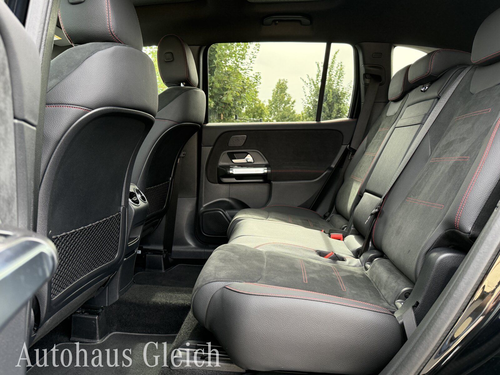 Fahrzeugabbildung Mercedes-Benz GLB 250 4Matic AMG Line (EURO 6e) Navi/Pano.-Dac