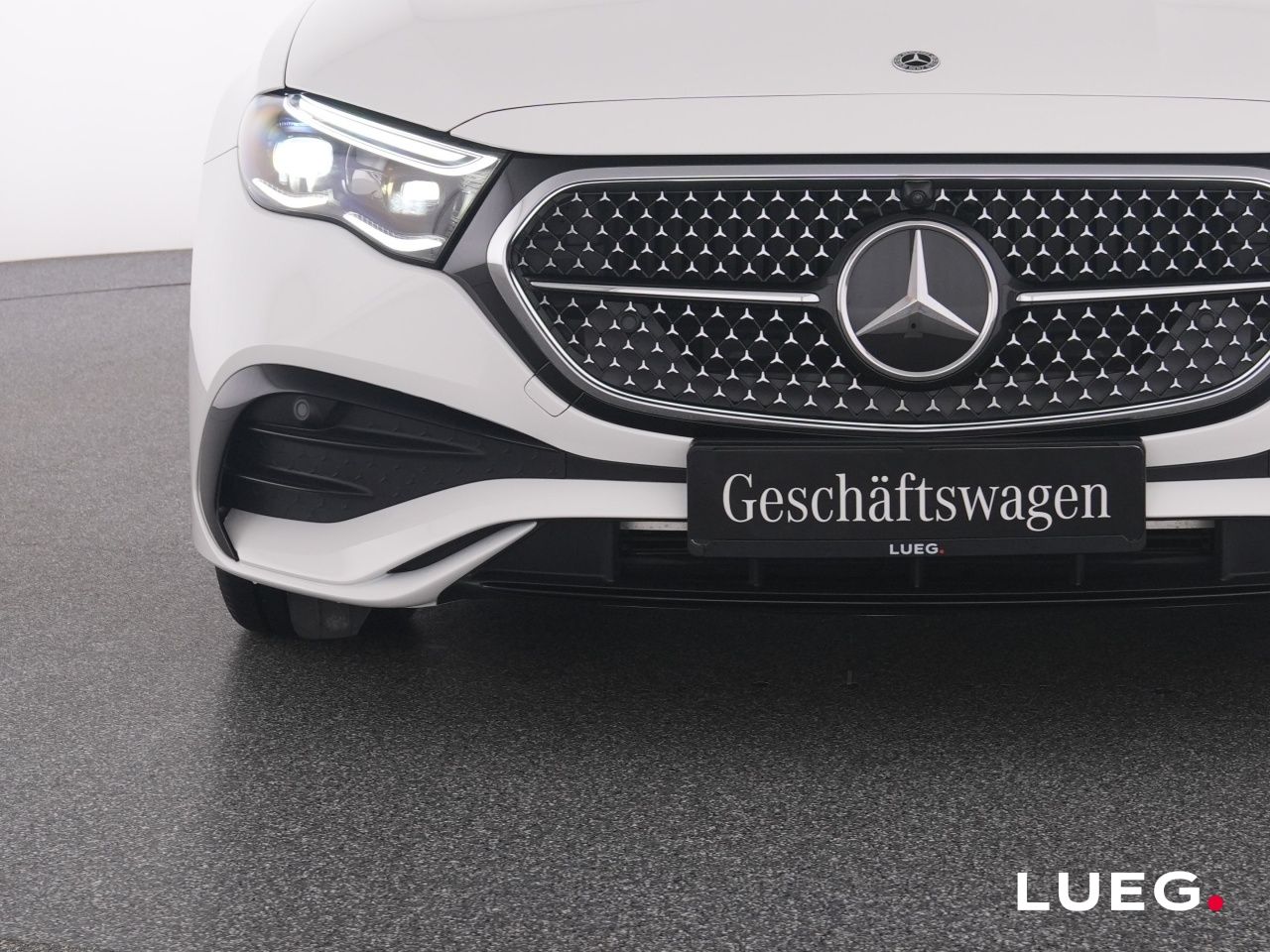 Mercedes-Benz E 200 d EDITION-AMG PANO FAHRASS DIG.LIGHT 360° foto 17