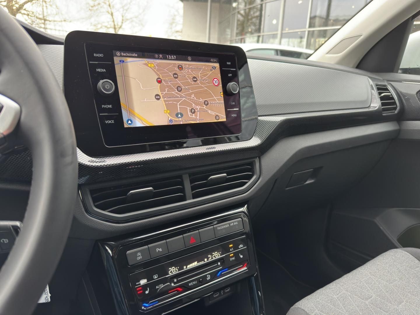 Fahrzeugabbildung Volkswagen T-Cross Life 1.0 TSI,NAVI,Climatronic,SH,ACC,Tel