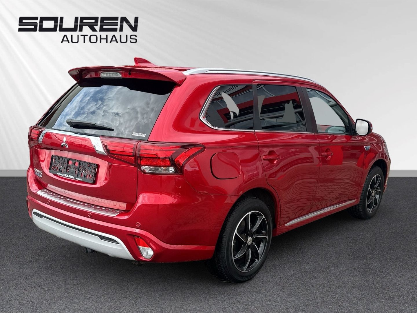 Fahrzeugabbildung Mitsubishi Outlander PHEV Top 4WD LEDER + AHK+ StandHZG+Sou
