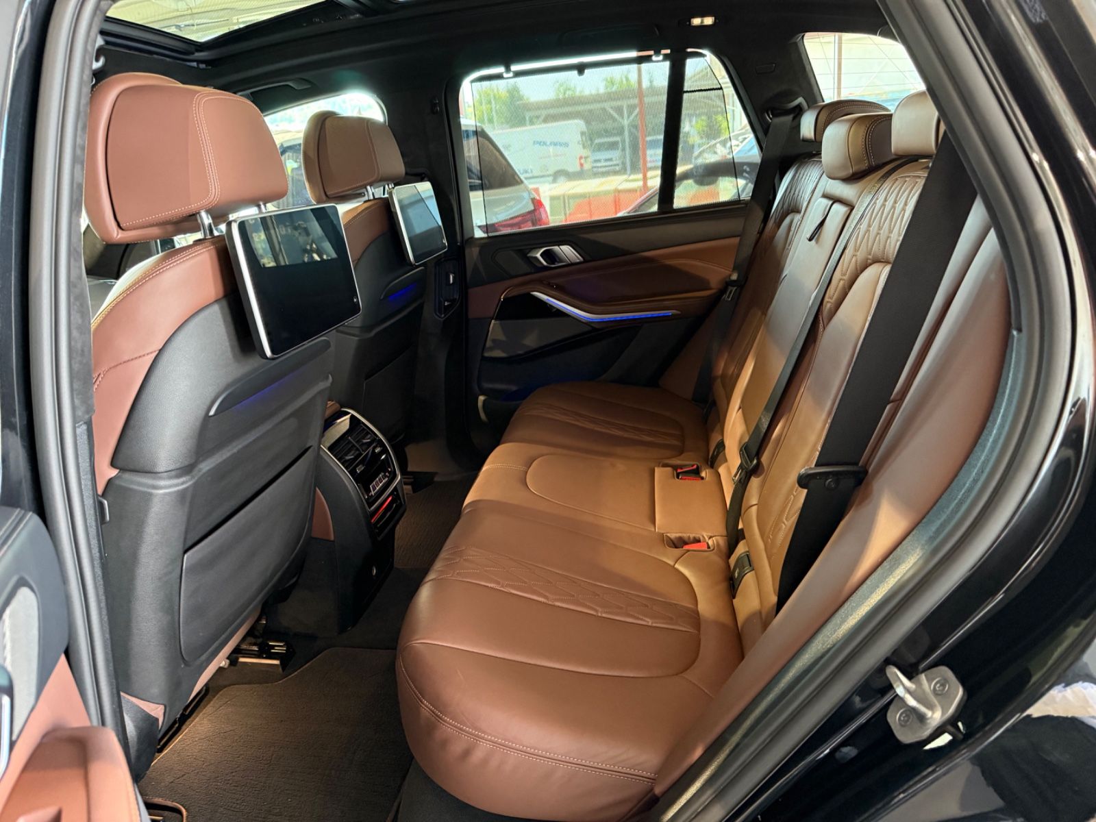 Fahrzeugabbildung BMW X5 xDrive40d M Sport*AHK*StandHz*SkyL*H/K*Laser*