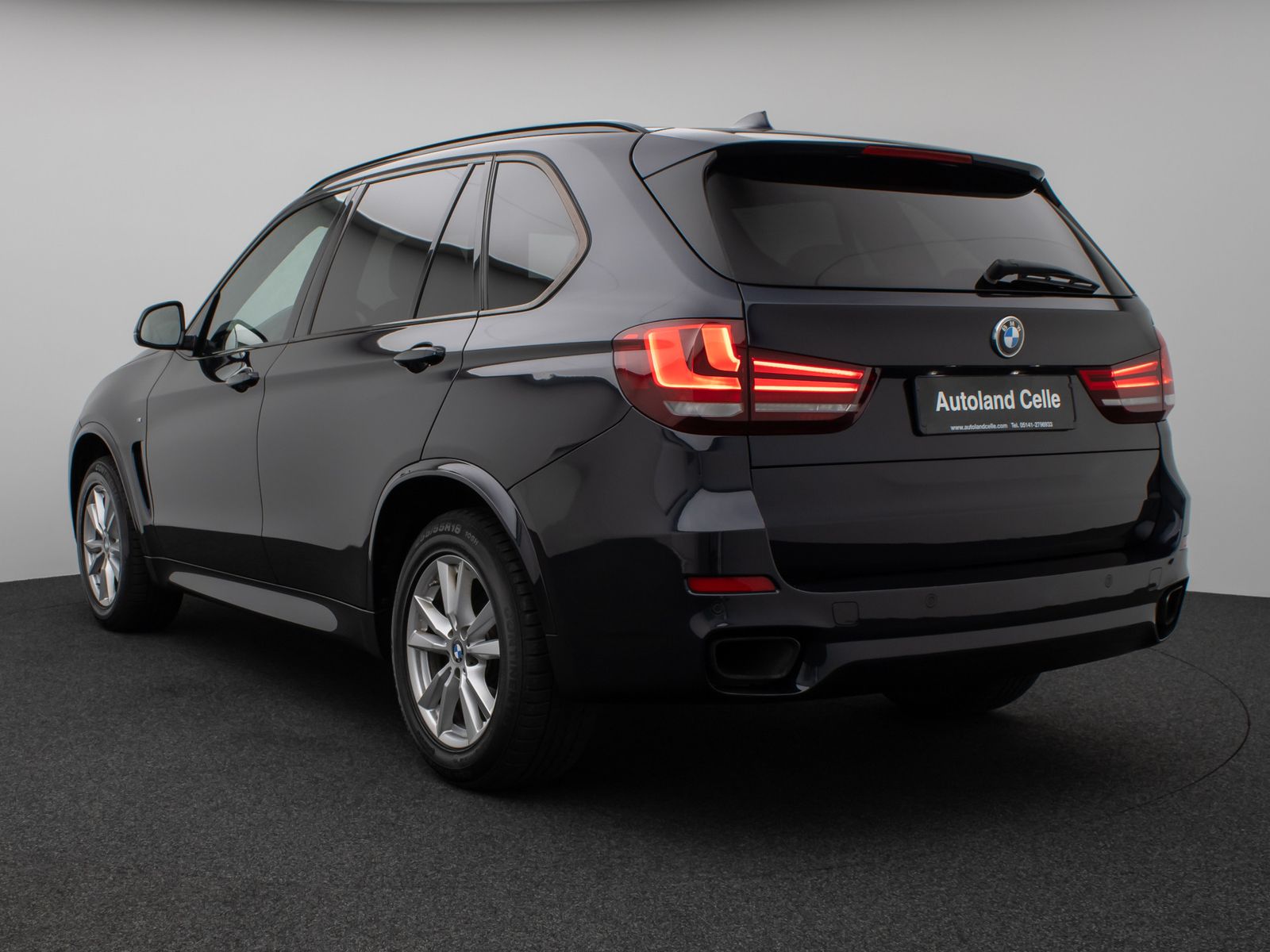 Fahrzeugabbildung BMW X5 xD30d M Sport HUD HiFi NaviPro PDC LED Leder