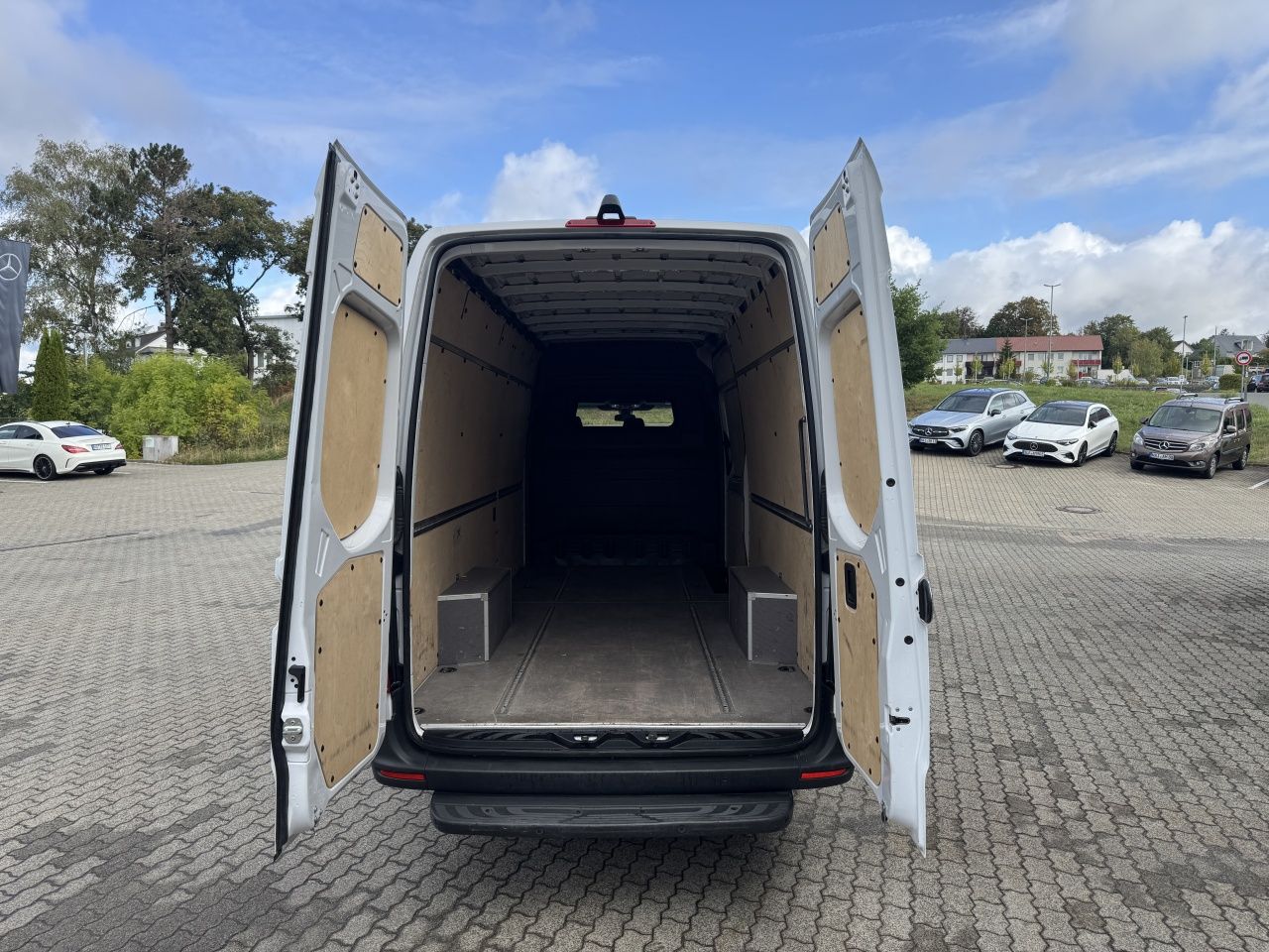 Fahrzeugabbildung Mercedes-Benz Sprinter 317 CDI KA Maxi L3H2 Klima*Kamera*Tempo