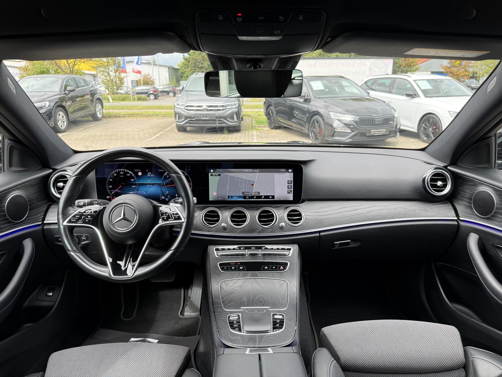 Mercedes-Benz E 200 d,T-M Avantgarde,T-Leder,R-Kam,Ambiente