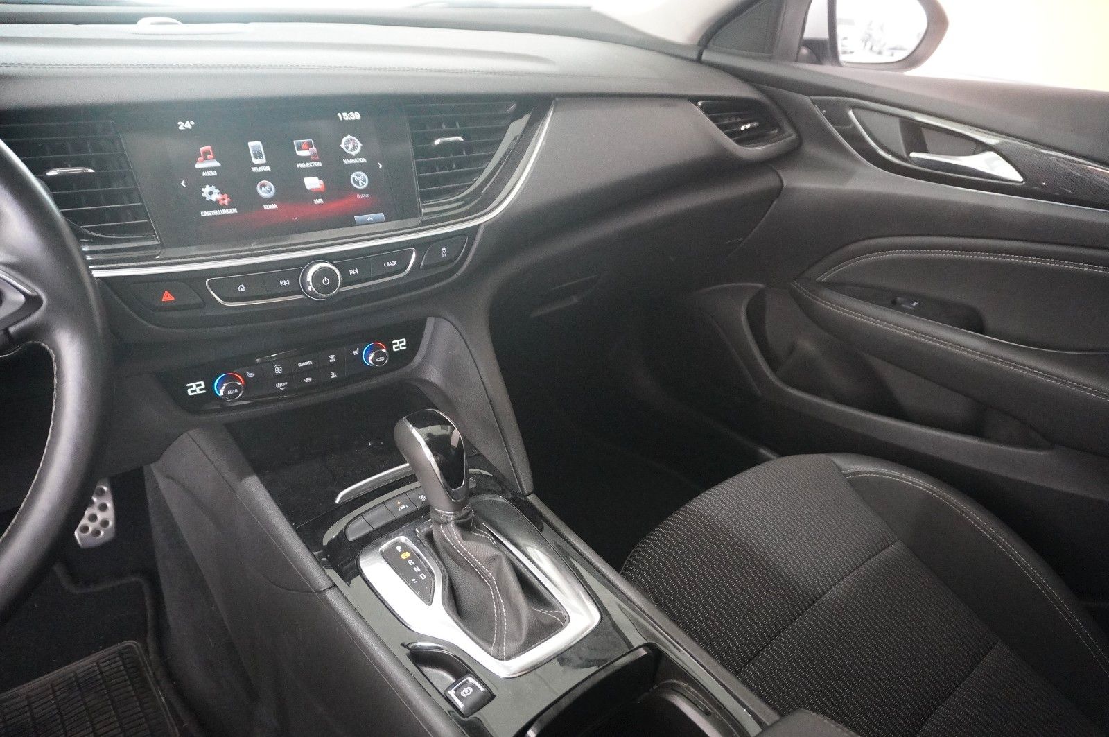 Fahrzeugabbildung Opel Insignia B ST 1.5T DYNAM. NAVI/LED/KAMERA/VIRTU.
