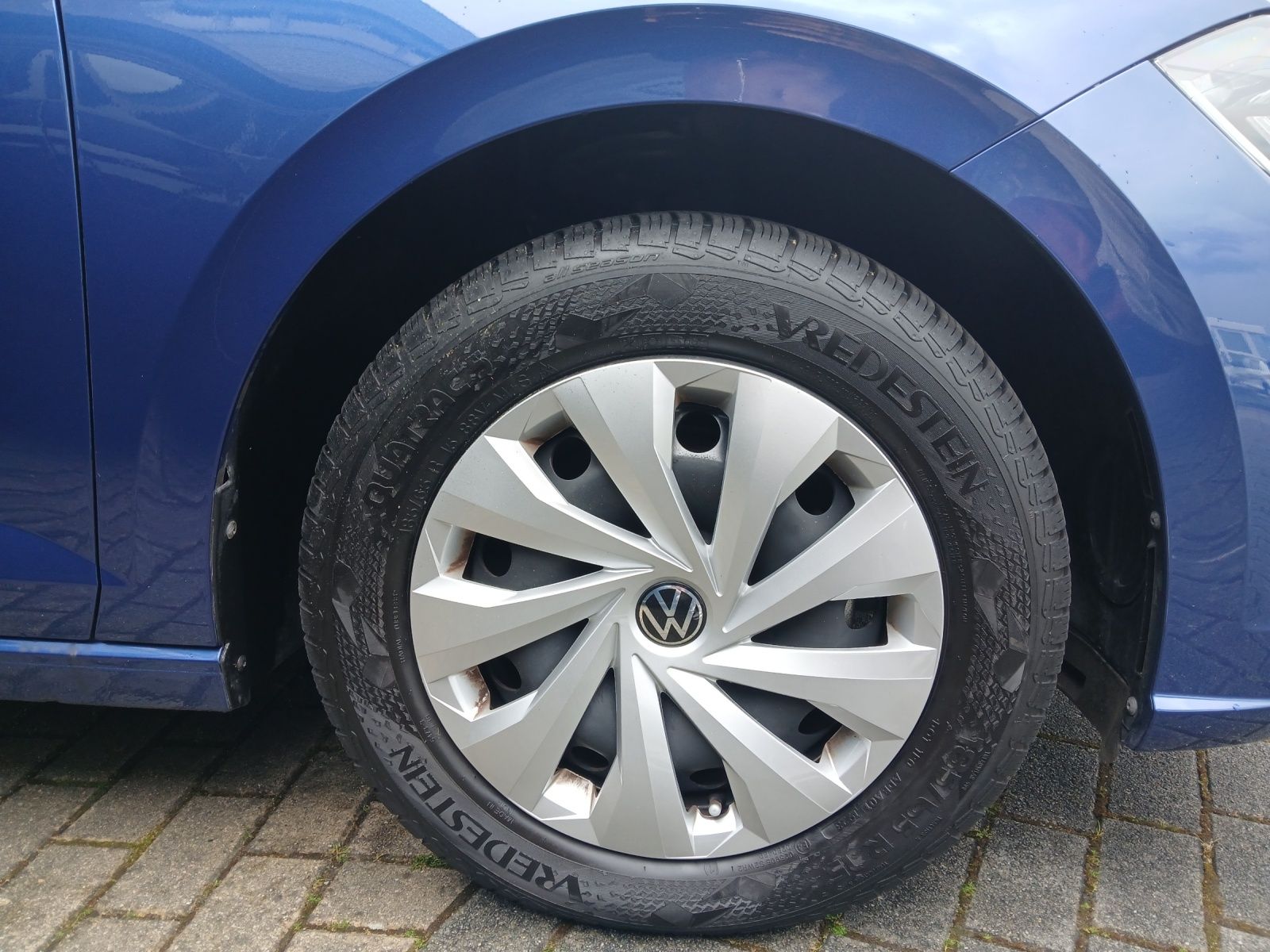 Fahrzeugabbildung Volkswagen Polo 1.0 Life LED Navi AID RKF GRA SH