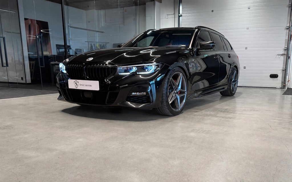Image of BMW 330