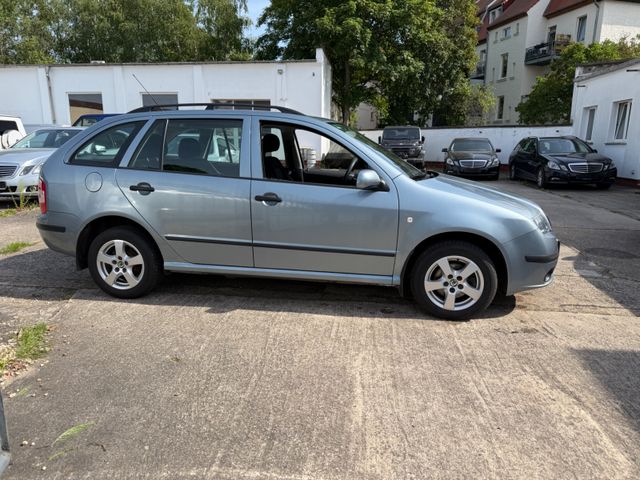 Fabia Combi 1.4, Scheckheft, 1. HAND, TÜV NEU Bild 6