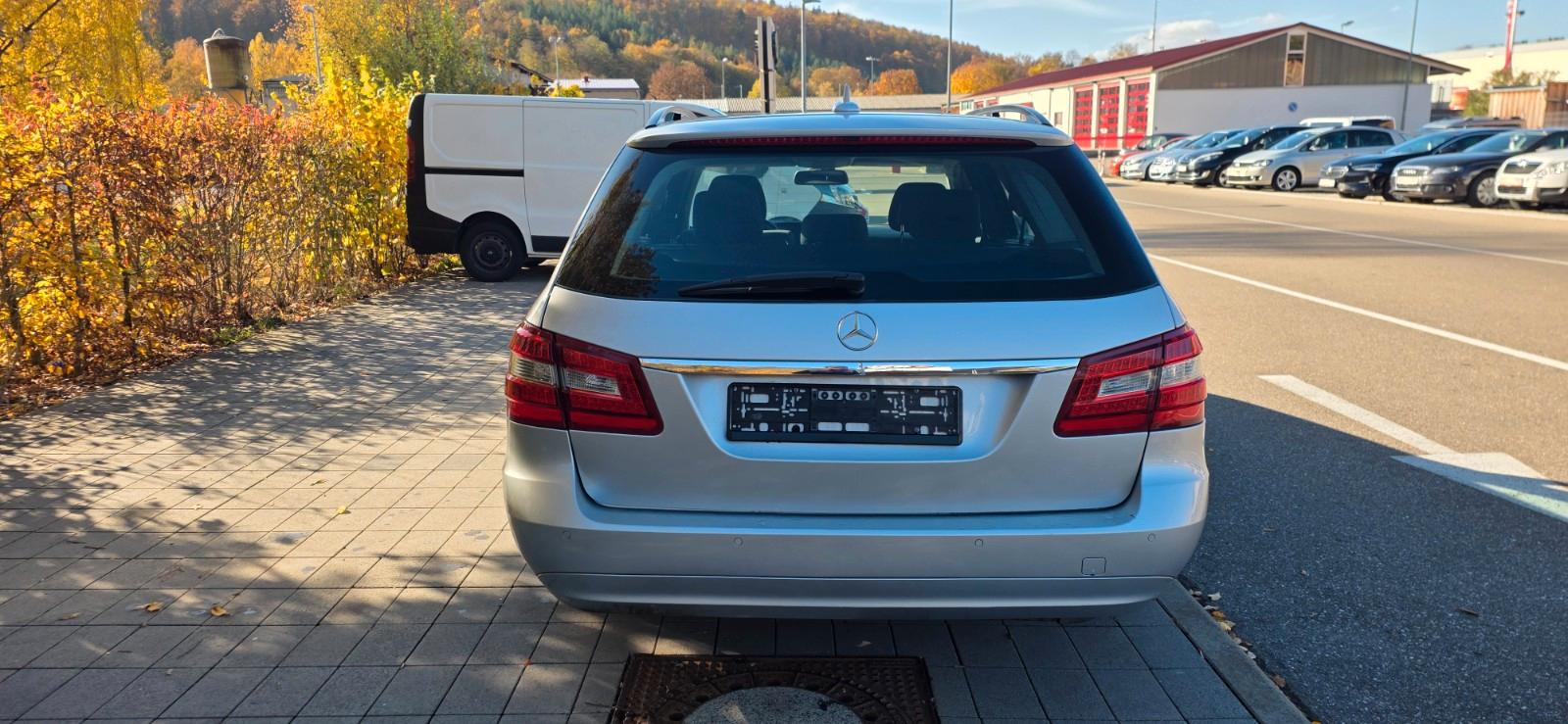 Mercedes-Benz E200 2010 — photo 7