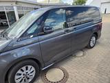Volkswagen T7 Multivan 1,4 eHybrid lang - VW T7 Multivan von privat