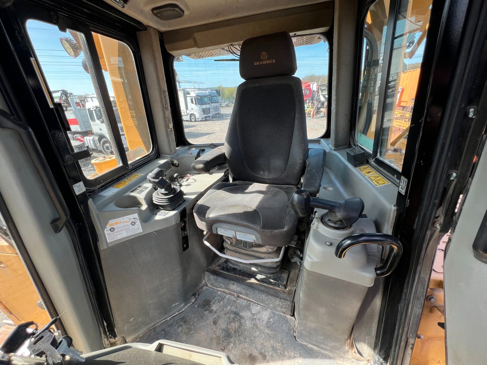 Fahrzeugabbildung CAT D6T LGP / 2014 / 16.261h / Klima / Ripperventil