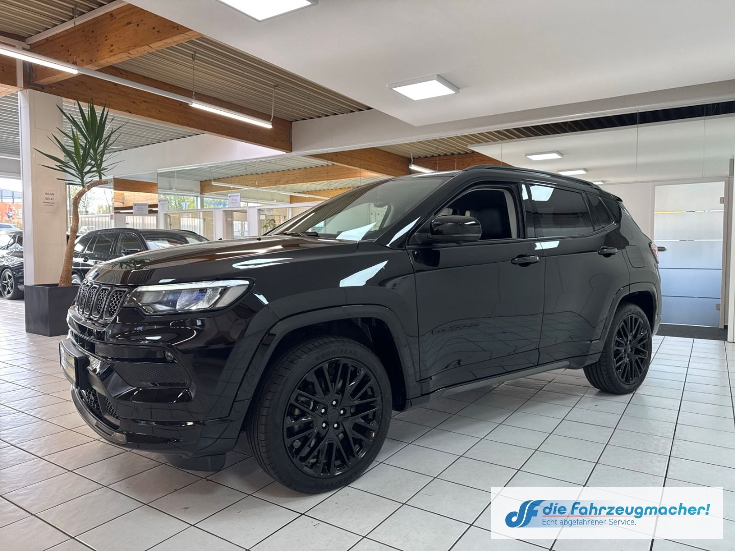 Fahrzeugabbildung Jeep Compass S Plug-In Hybrid 4WD Navi Soundsystem 36