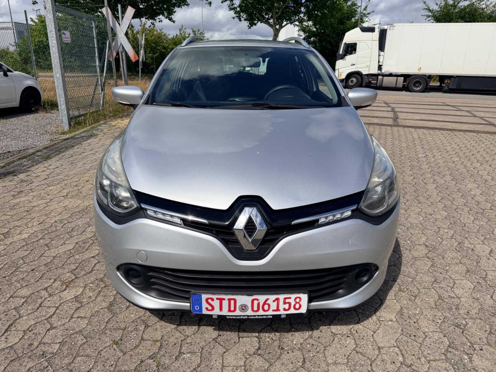 Renault Clio 2015 — rear view