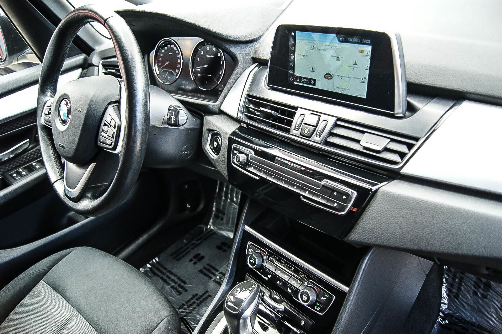 Fahrzeugabbildung BMW 225 xe Advantage Aut LED-SCHEINWERFER SIHZG PARK