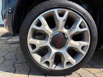 Fahrzeugabbildung Fiat 500 DolceVita MildHybrid Temp DAB Glasdach uvm.