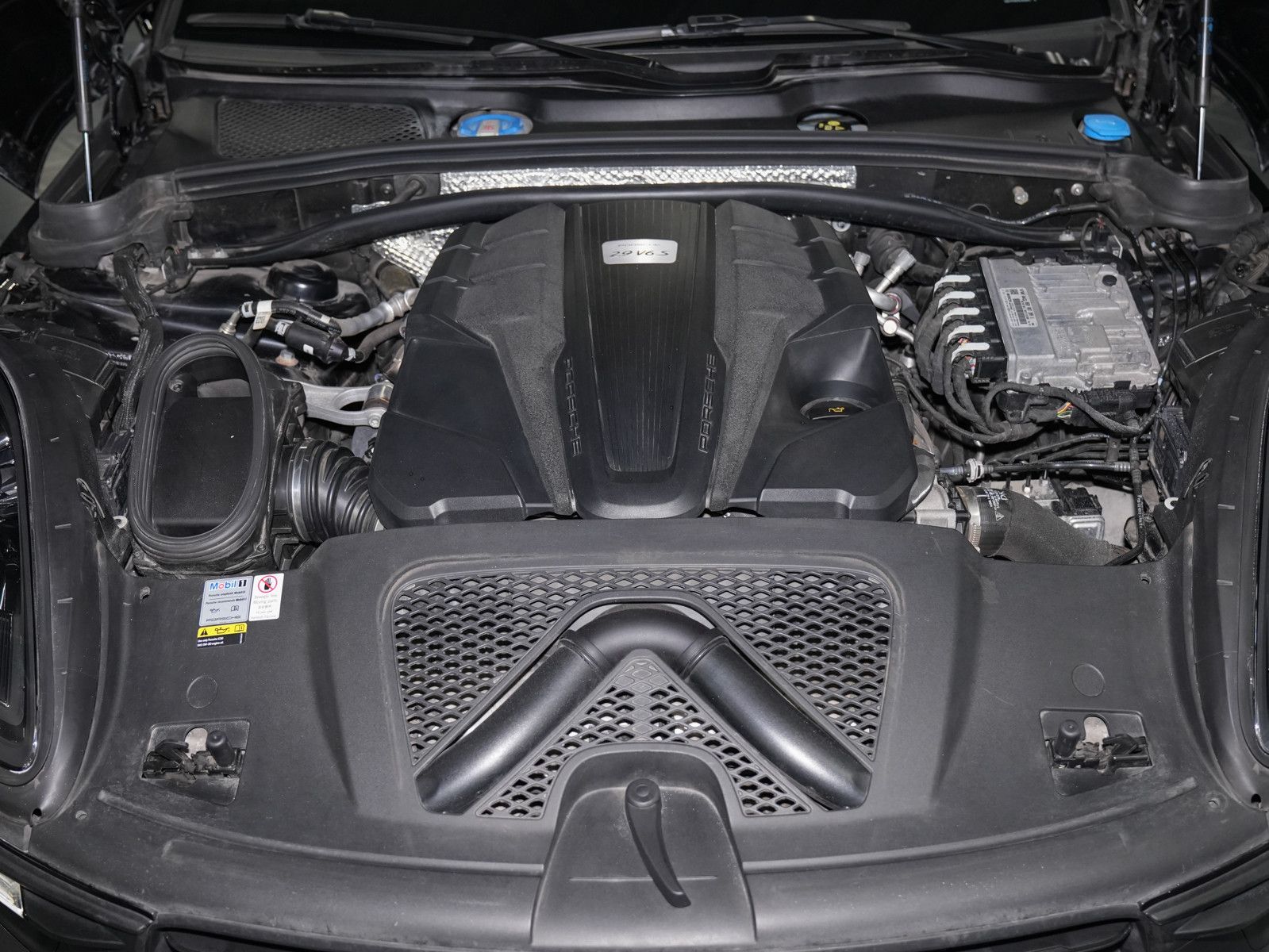 Fahrzeugabbildung Porsche Macan S -PDLS+|ACC|PASM|Pano|360°|SportAGA|21"