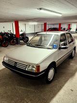 Peugeot 205 GR | BJ 1991 | 82000 | Französ... - Peugeot 205 in Hamburg