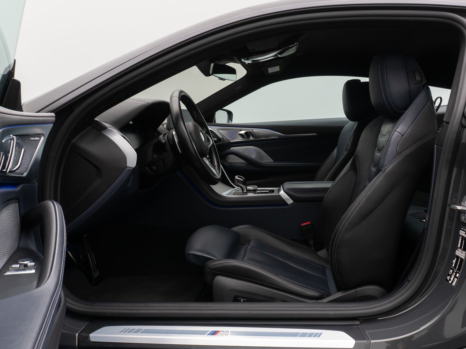 Fahrzeugabbildung BMW 840d xD Coupé B&W 360° SoftCl DisplKey Laser 20"