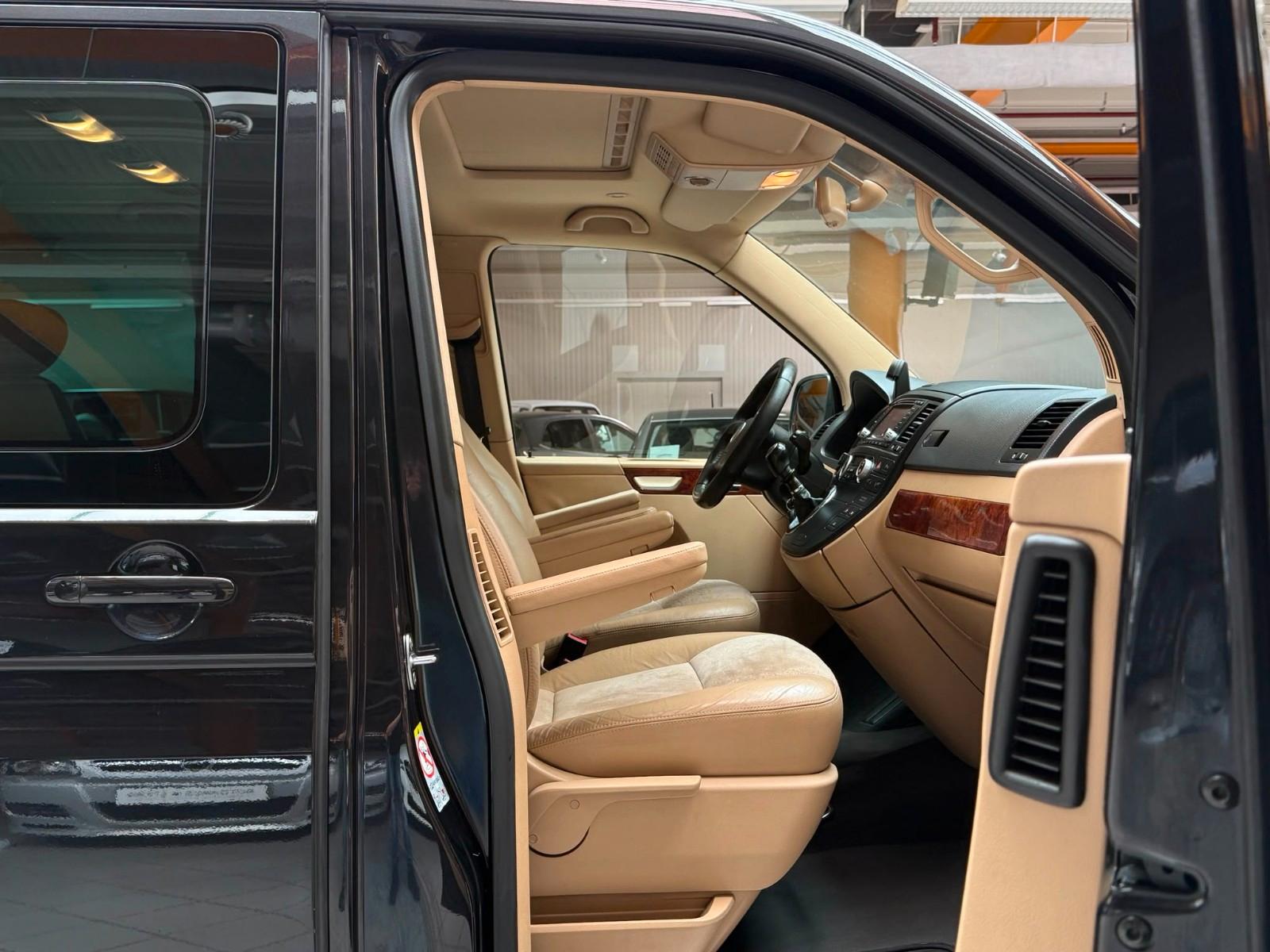 VOLKSWAGEN T5 MULTIVAN HIGHLINE 3.2 V6 235ch 4MOTION - GPL - TOIT PANORAMIQUE - PORTES ÉLECTRIQUES - GPS - CUIR/ALCANTARA