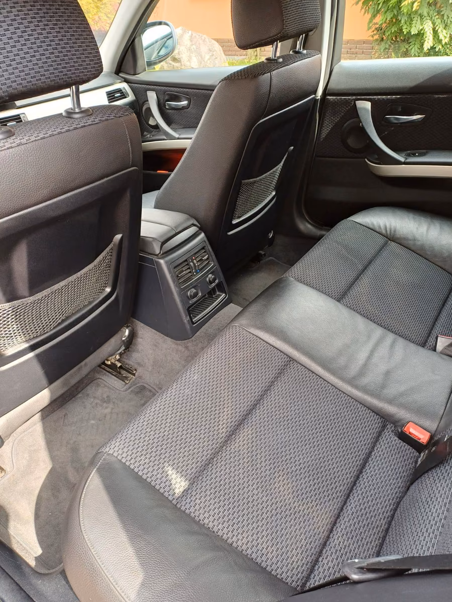 BMW 320 2011 — photo 10