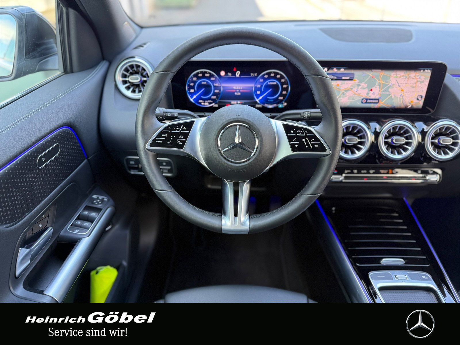 Fahrzeugabbildung Mercedes-Benz EQA 300 4Matic 360°KAMERA*AMBIENTE*LED*elek.HECK