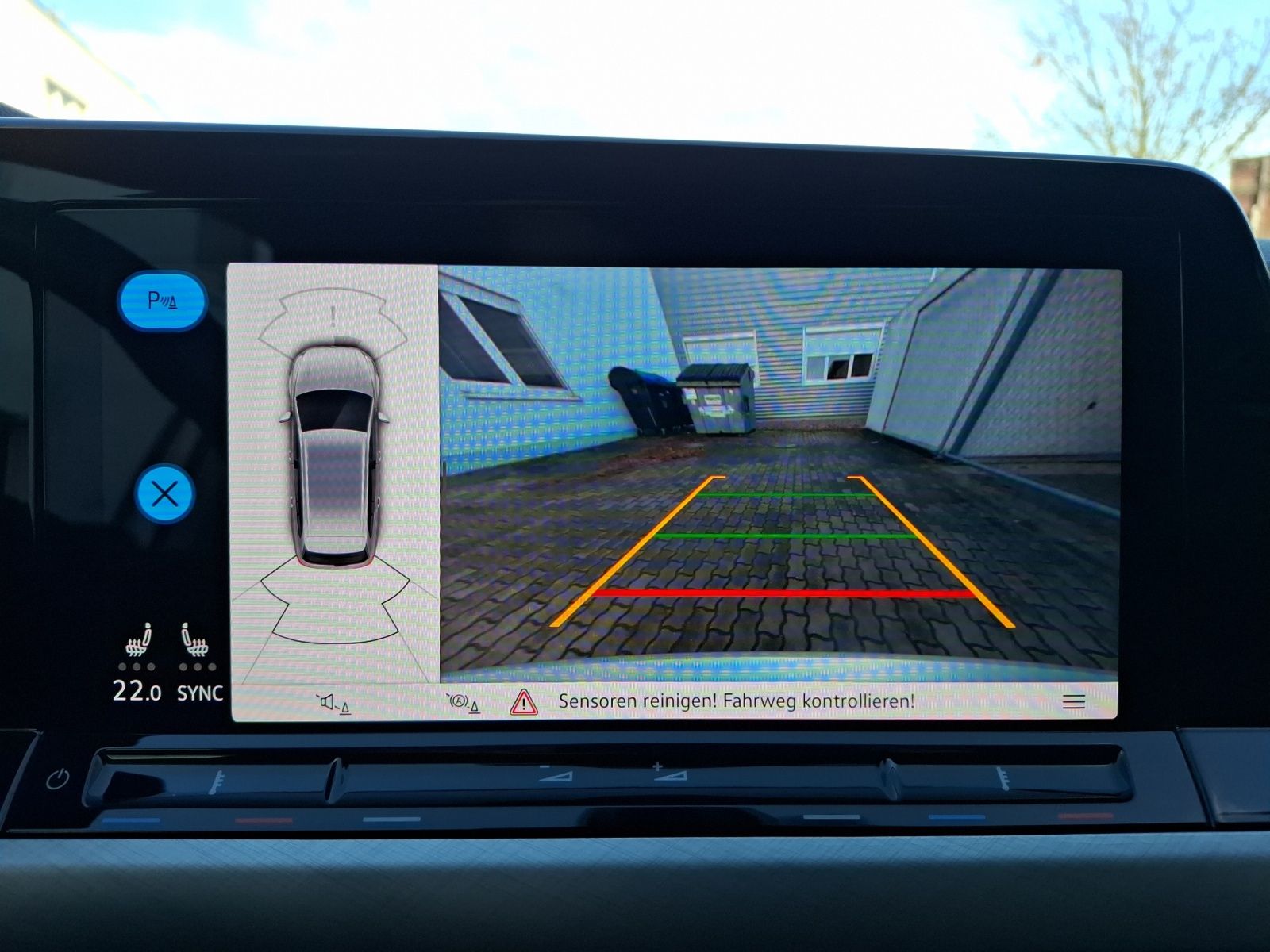 Fahrzeugabbildung Volkswagen Golf VIII Variant TSI Standhzg Kamera ACC LED Na