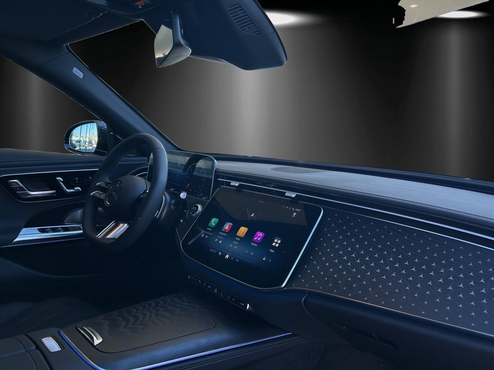 Fahrzeugabbildung Mercedes-Benz E 220 d T AMG Shzg PANO Burmester AHK Sitzklima