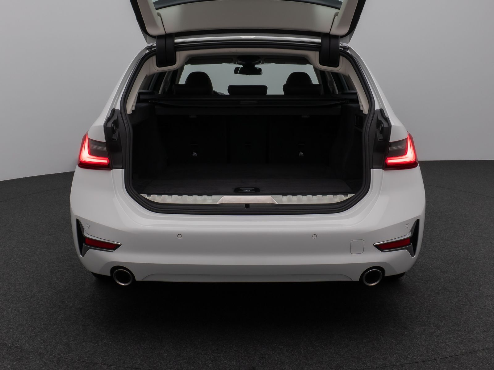 Fahrzeugabbildung BMW 330e xD Luxury Line 360°Laser HUD Komfort Sport