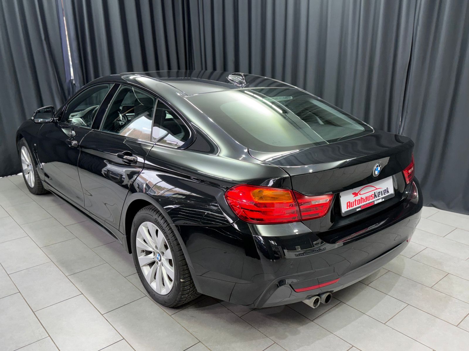 Fahrzeugabbildung BMW BMW 428i xDrive Gran Coupe M Sport|H&K|PANO|1.Hd